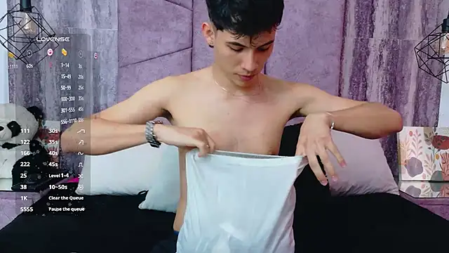 AronTawers 网络视讯表演