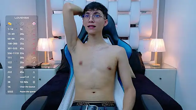 AronTawers' Webcam Show