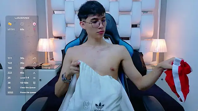 AronTawers – webcam-show