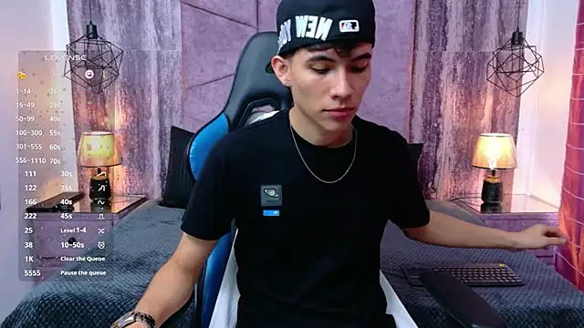 AronTawers Show Webcam