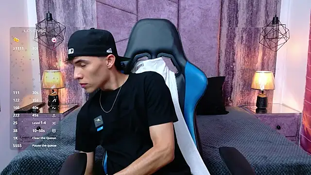 AronTawers Live XXX-Chat