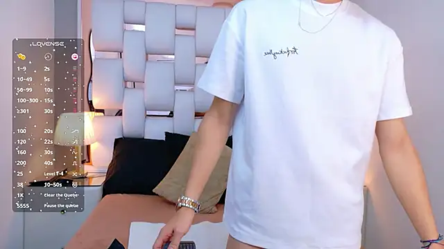 AronTawersn Webbikameraesitys