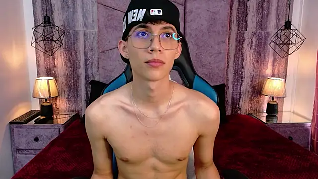 AronTawers – webcam-show