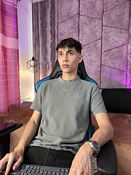 AronTawers Webcam-Show