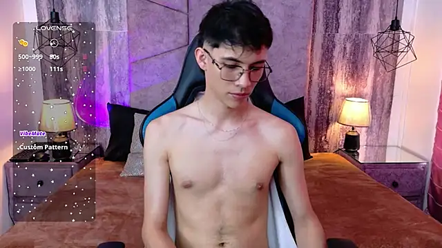 AronTawers 网络视讯表演