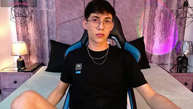 AronTawers Webcam Show