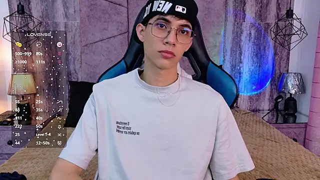 AronTawers' Webcam Show