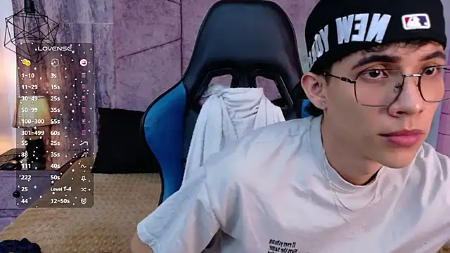 AronTawers' Webcam Show