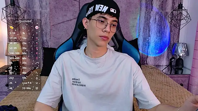 הופעת וובקאם של AronTawers
