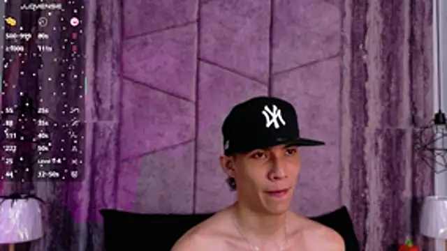 AronTawers Webcamshow