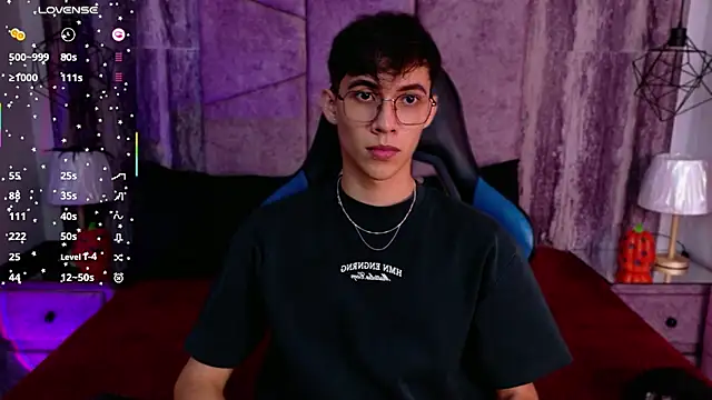Show de AronTawers na webcam