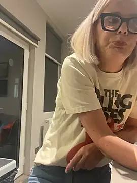 Amelie_BlondeXX 라이브 XXX 채팅