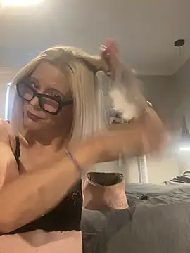 Amelie_BlondeXX's Live XXX Chat
