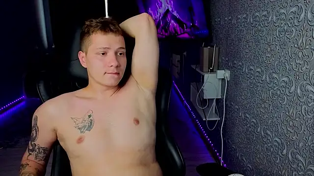 Karl_Night_ Adlı Modelin Web Kamerası Şovu
