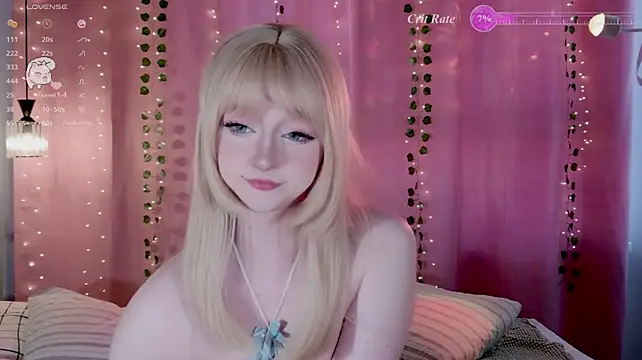 effy_dollie Show in webcam
