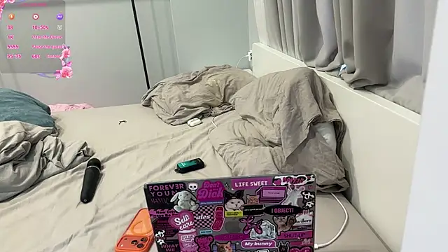 Živá chatovací místnost selena_favn