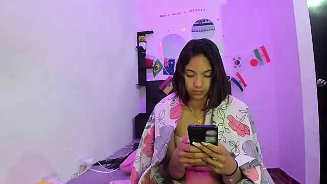 sapphire_brown20 Show in webcam