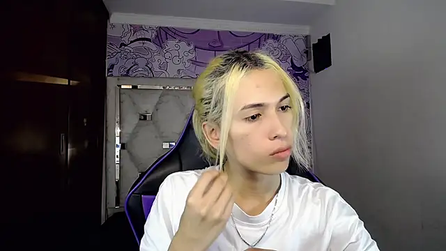 Larry_craft Pertunjukan Webcam