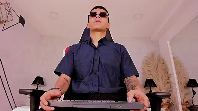 DylanRoyce_ Pertunjukan Webcam