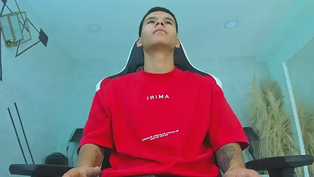 DylanRoyce_ Show Webcam