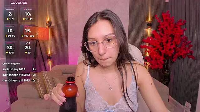 Pokazy przed kamerką – ANGIE-SMITH