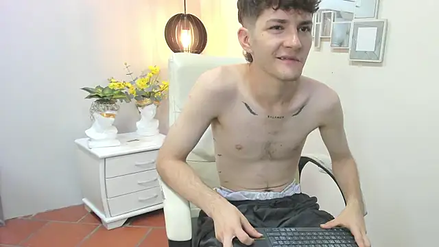 Show modela trevor_mob na web-kameri