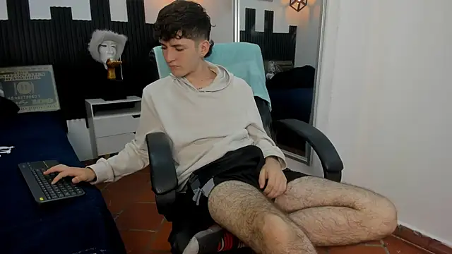 trevor_mob Adlı Modelin Web Kamerası Şovu