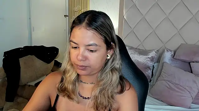 dulce_lyraa1's Live XXX Chat