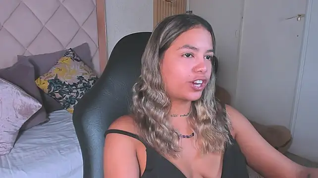 dulce_lyraa1's Live XXX Chat