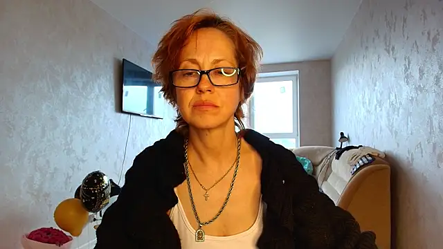LioraWeiss Chat XXX live