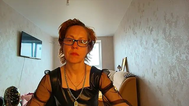 LioraWeiss' Live XXX Chat