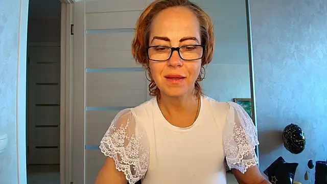 Chat +18 de LioraWeiss ao vivo