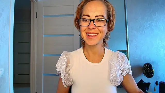 צ'אט XXX בשידור חי של LioraWeiss