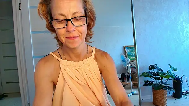 LioraWeiss' Live XXX Chat