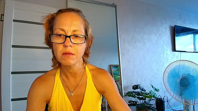 LioraWeiss Chat XXX live