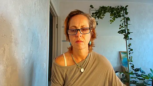 LioraWeiss' Live XXX Chat