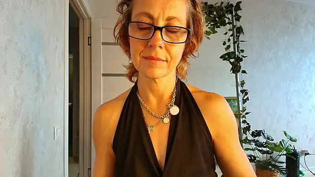 LioraWeiss' Live XXX Chat