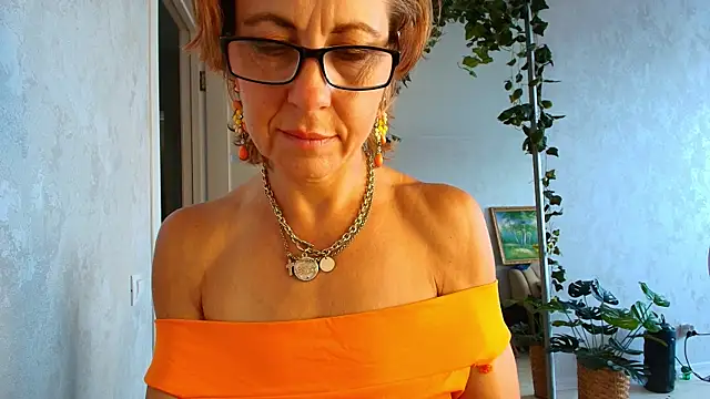 LioraWeiss' Live XXX Chat