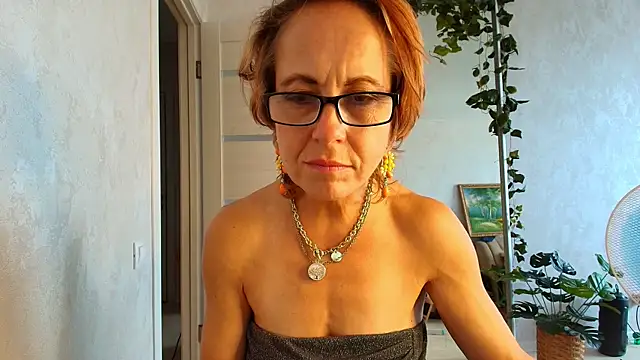 LioraWeiss Adlı Modelin Canlı XXX Sohbeti