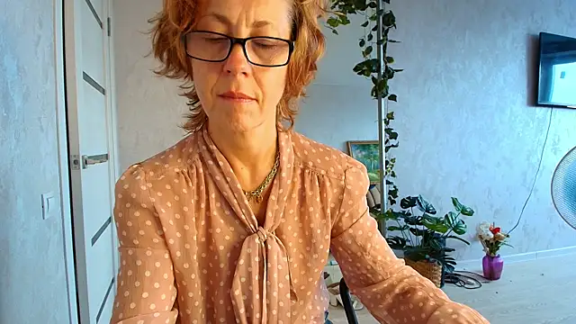 LioraWeiss' Live XXX Chat