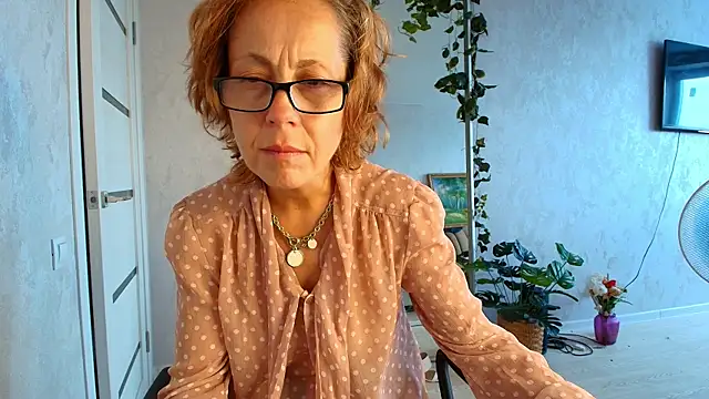 LioraWeiss Adlı Modelin Canlı XXX Sohbeti