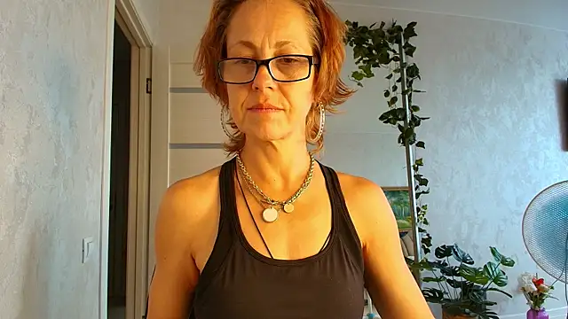 LioraWeiss' Live XXX Chat
