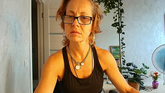 XXX chat uživo modela LioraWeiss