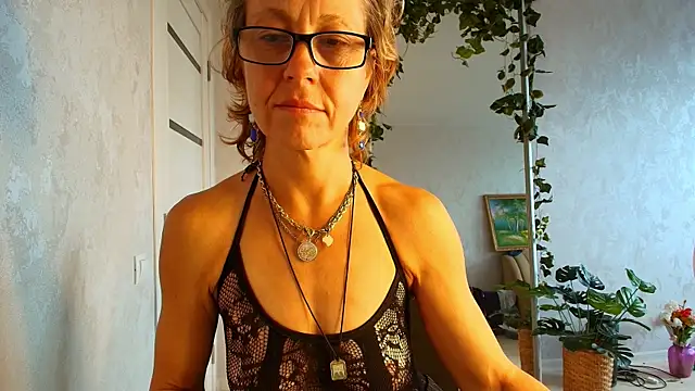 LioraWeiss' Live XXX Chat