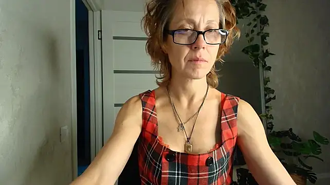 LioraWeiss Adlı Modelin Canlı XXX Sohbeti