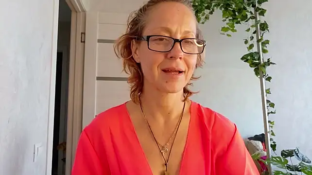 LioraWeiss' Live XXX Chat
