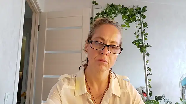 LioraWeiss 在線直播表演