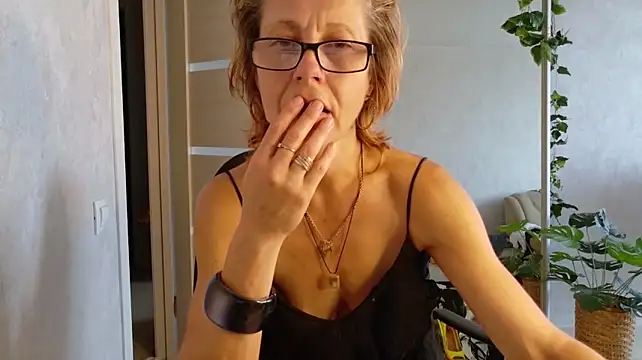 Czat XXX na żywo – LioraWeiss