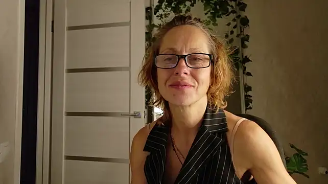 LioraWeiss' Live XXX Chat