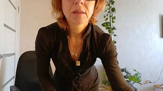LioraWeiss XXX чат на живо